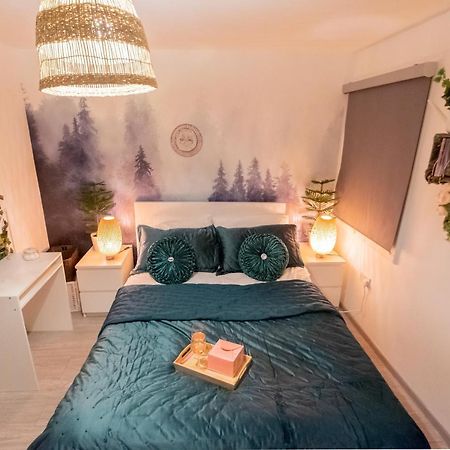 Forest Work & Relax Accommodation Overstone Экстерьер фото