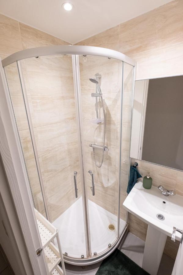 Forest Work & Relax Accommodation Overstone Экстерьер фото