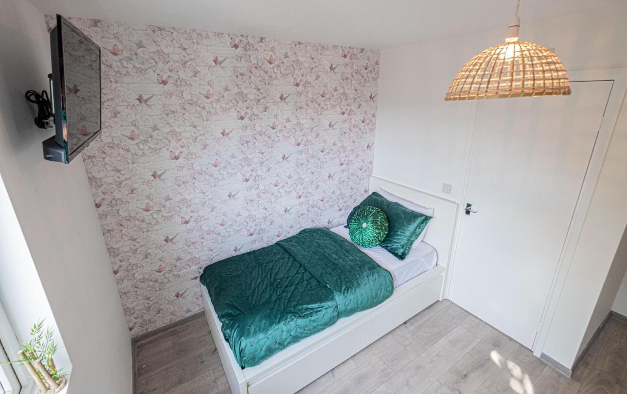 Forest Work & Relax Accommodation Overstone Экстерьер фото