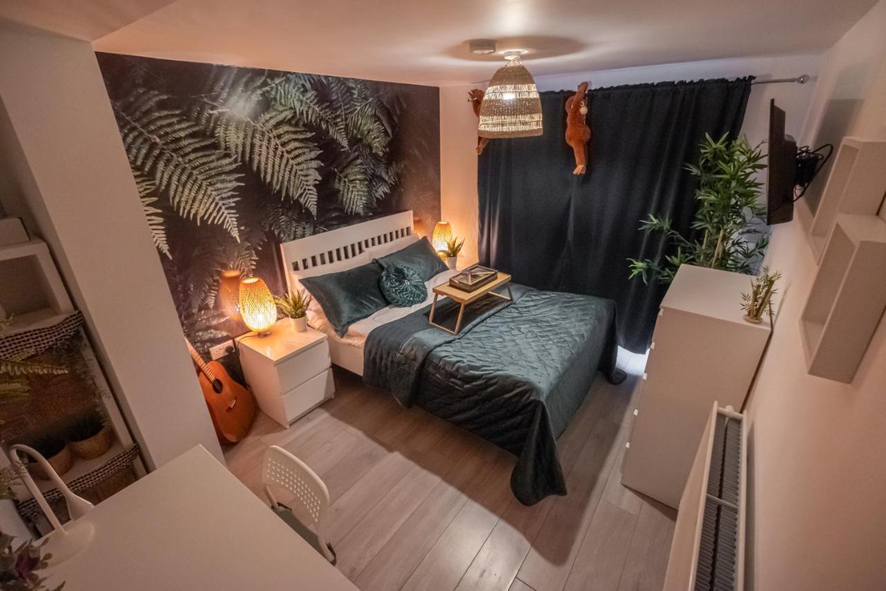 Forest Work & Relax Accommodation Overstone Экстерьер фото