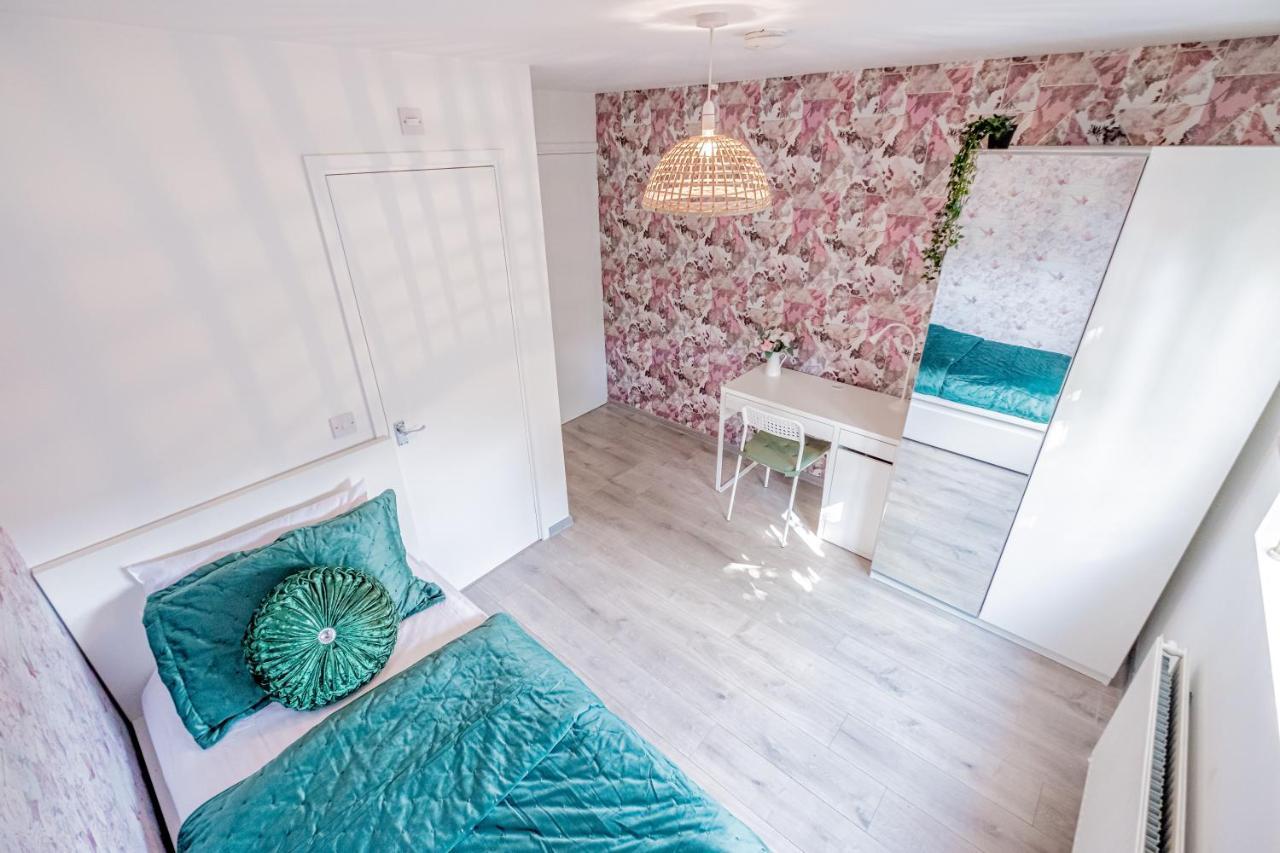 Forest Work & Relax Accommodation Overstone Экстерьер фото