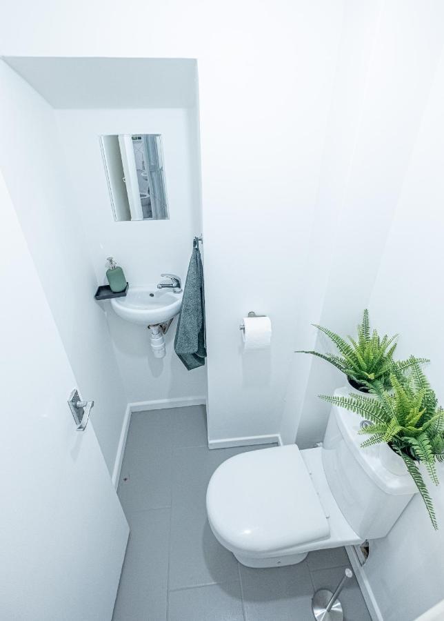 Forest Work & Relax Accommodation Overstone Экстерьер фото